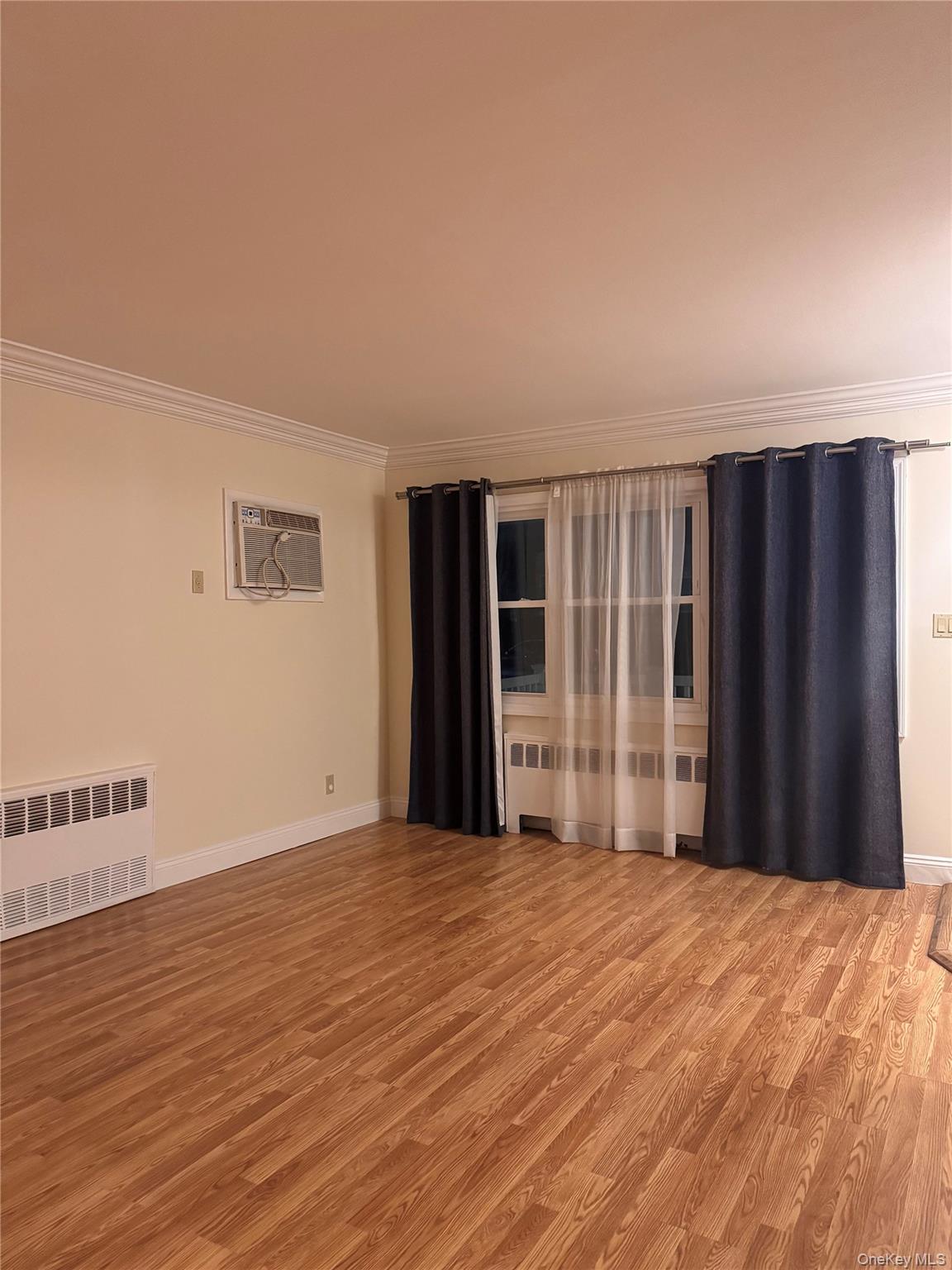 62 Warwick Road # Upper, Island Park, NY 11558