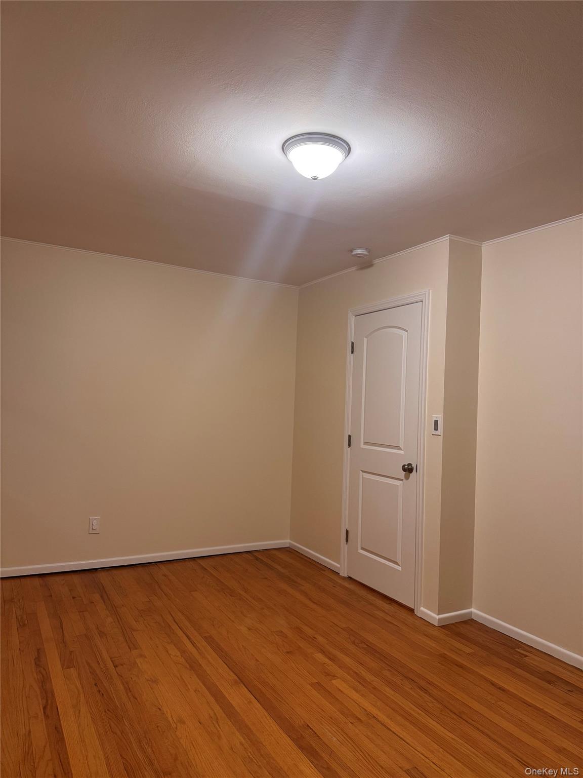 62 Warwick Road # Upper, Island Park, NY 11558