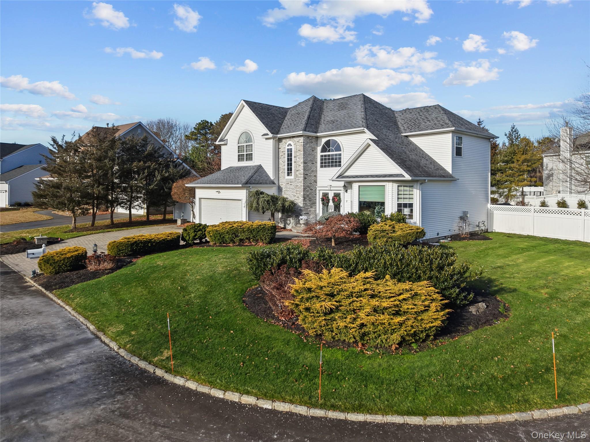 2 Mayflower Lane, Holtsville, NY 11742