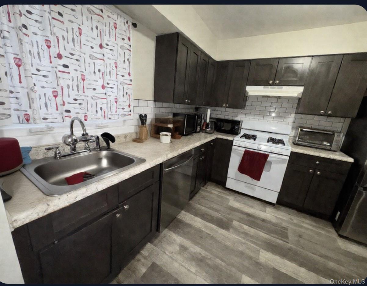 10 Heritage Drive # D, New City, NY 10956