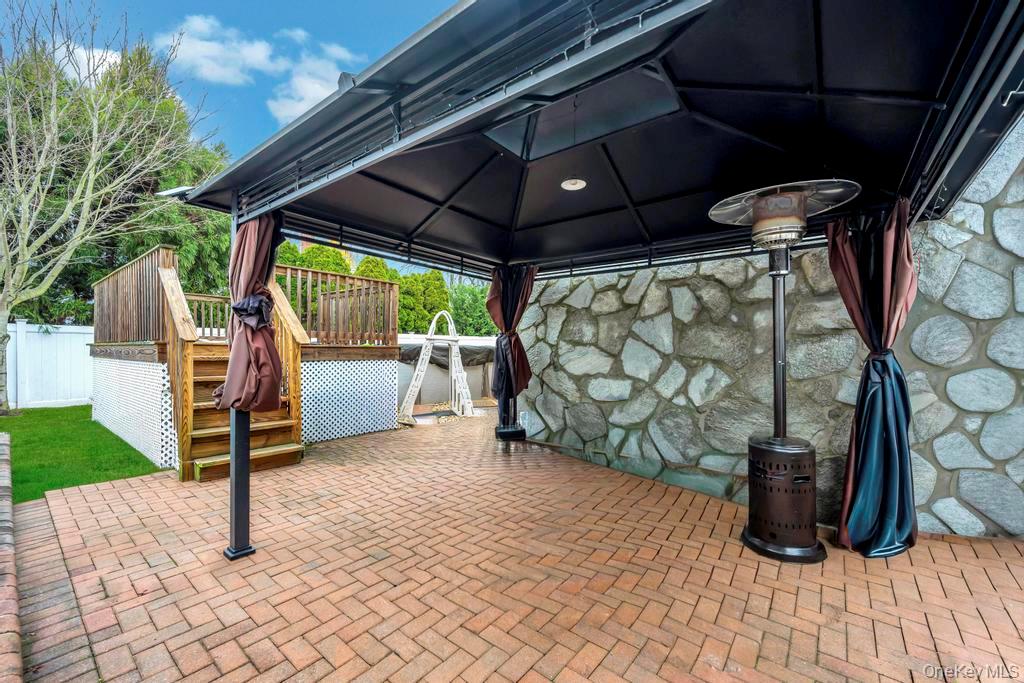 277 Clocks Boulevard, East Massapequa, NY 11758