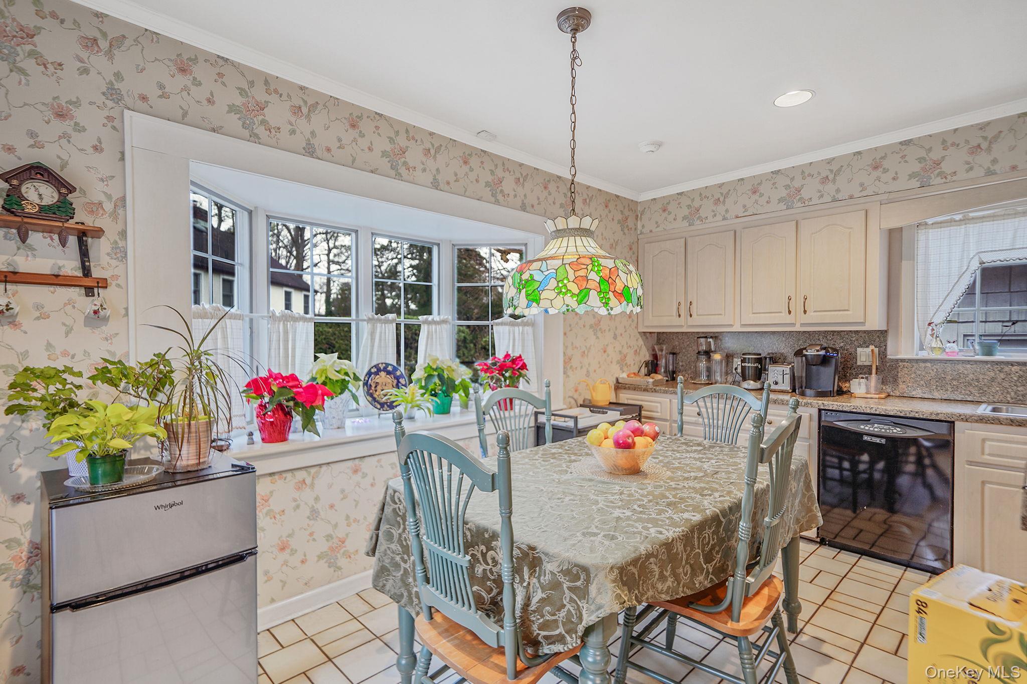 7 Rugby Road, Westbury, NY 11590