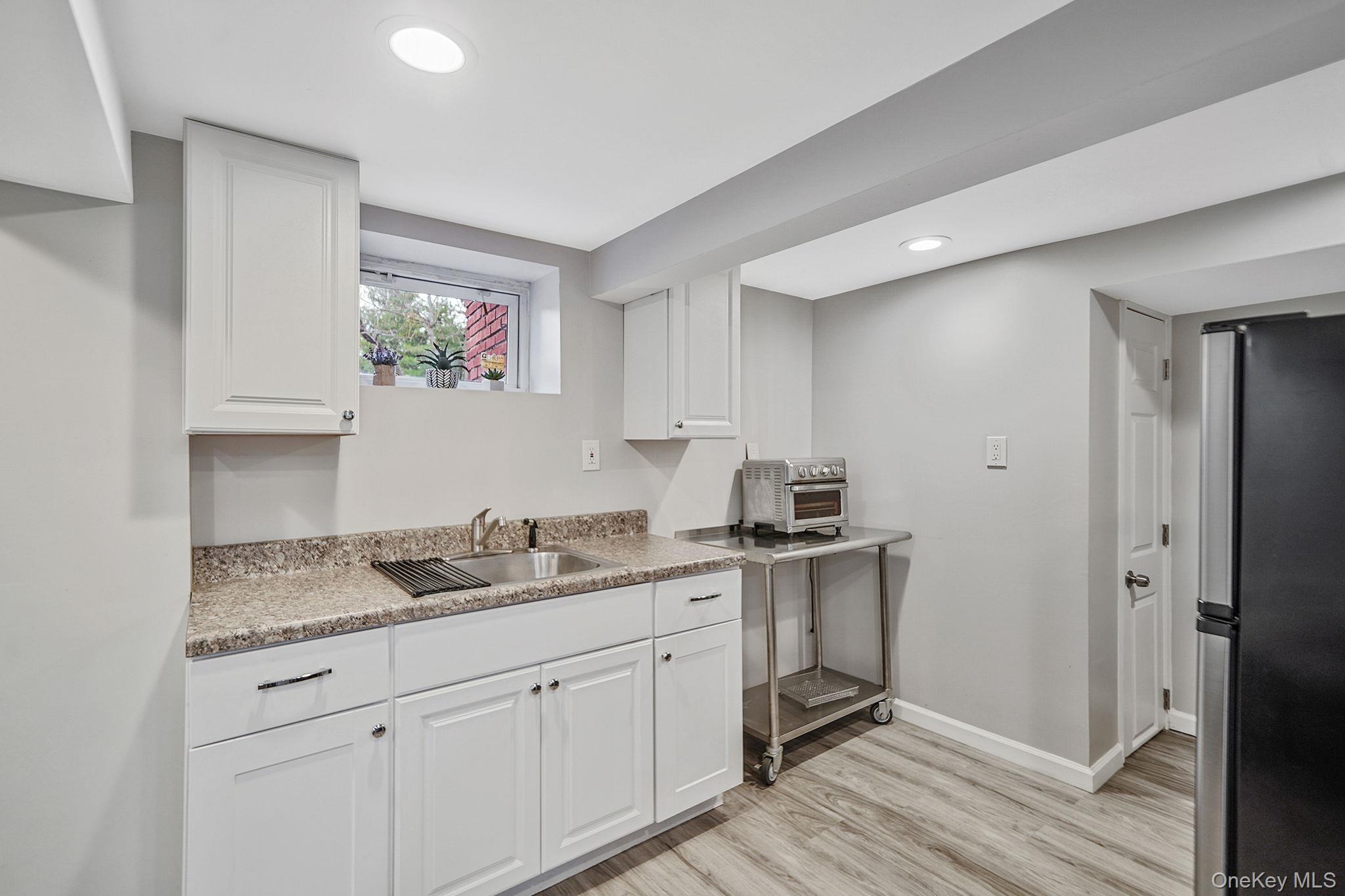 7 Rugby Road, Westbury, NY 11590