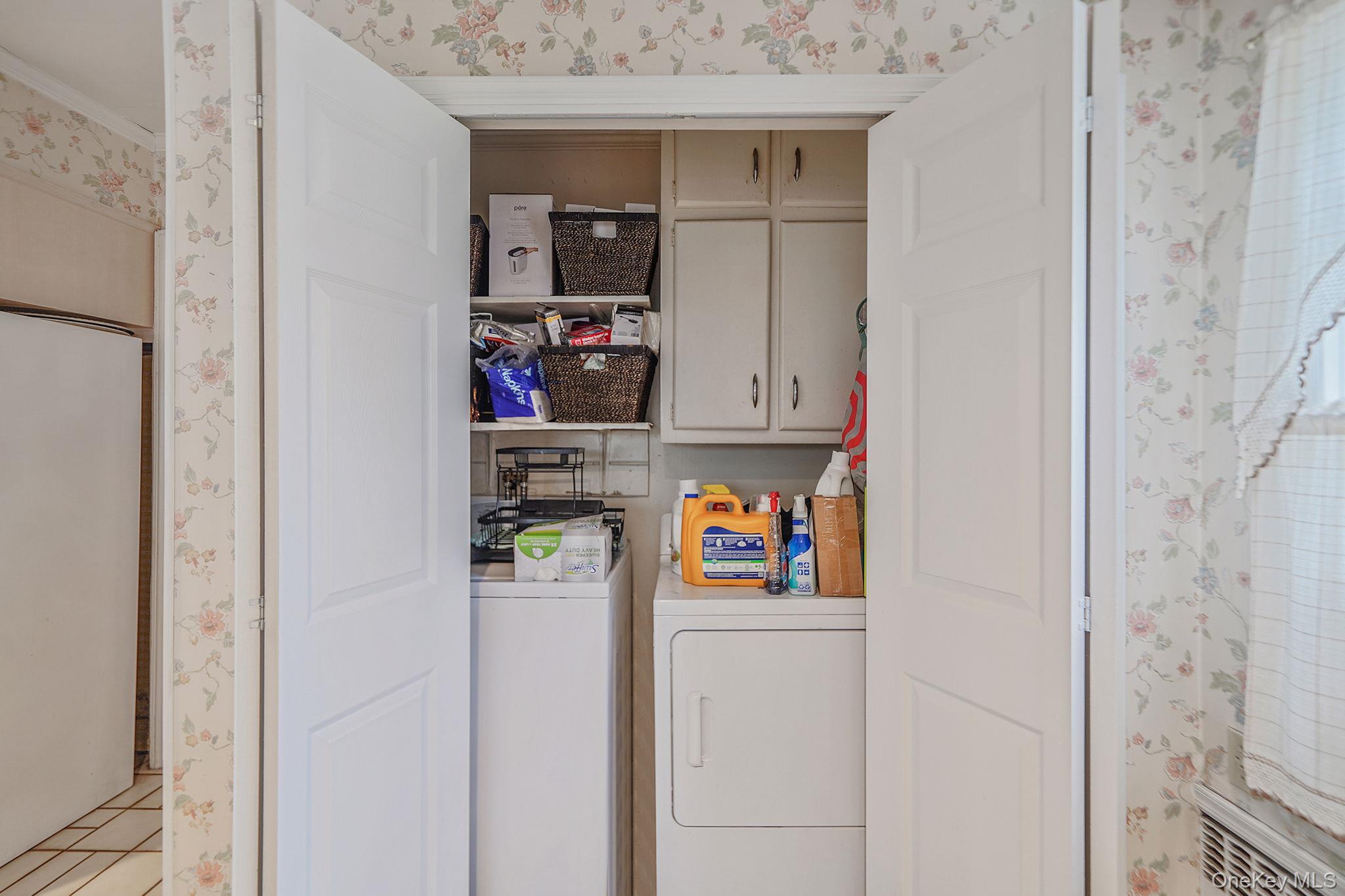 7 Rugby Road, Westbury, NY 11590