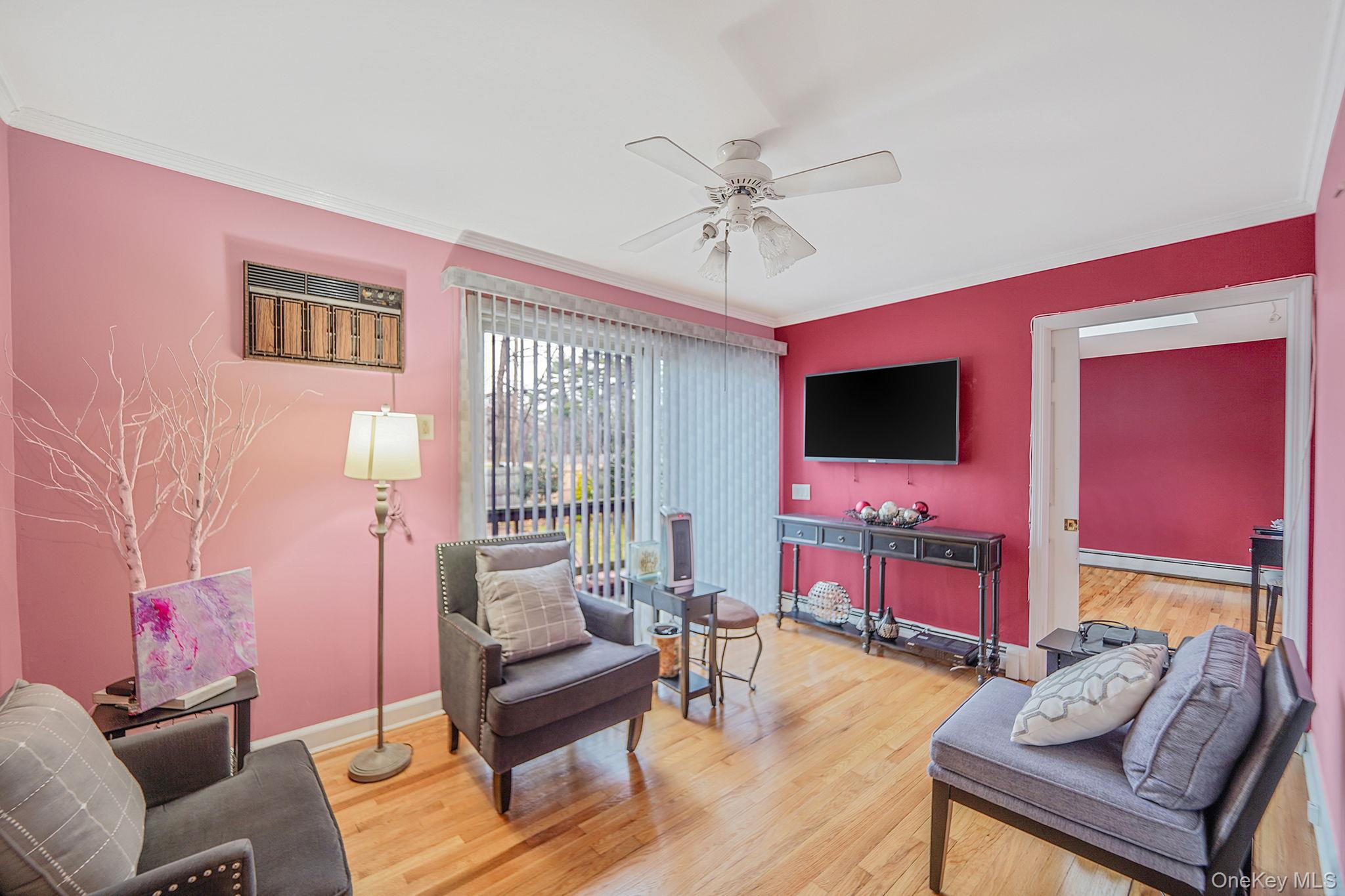 7 Rugby Road, Westbury, NY 11590