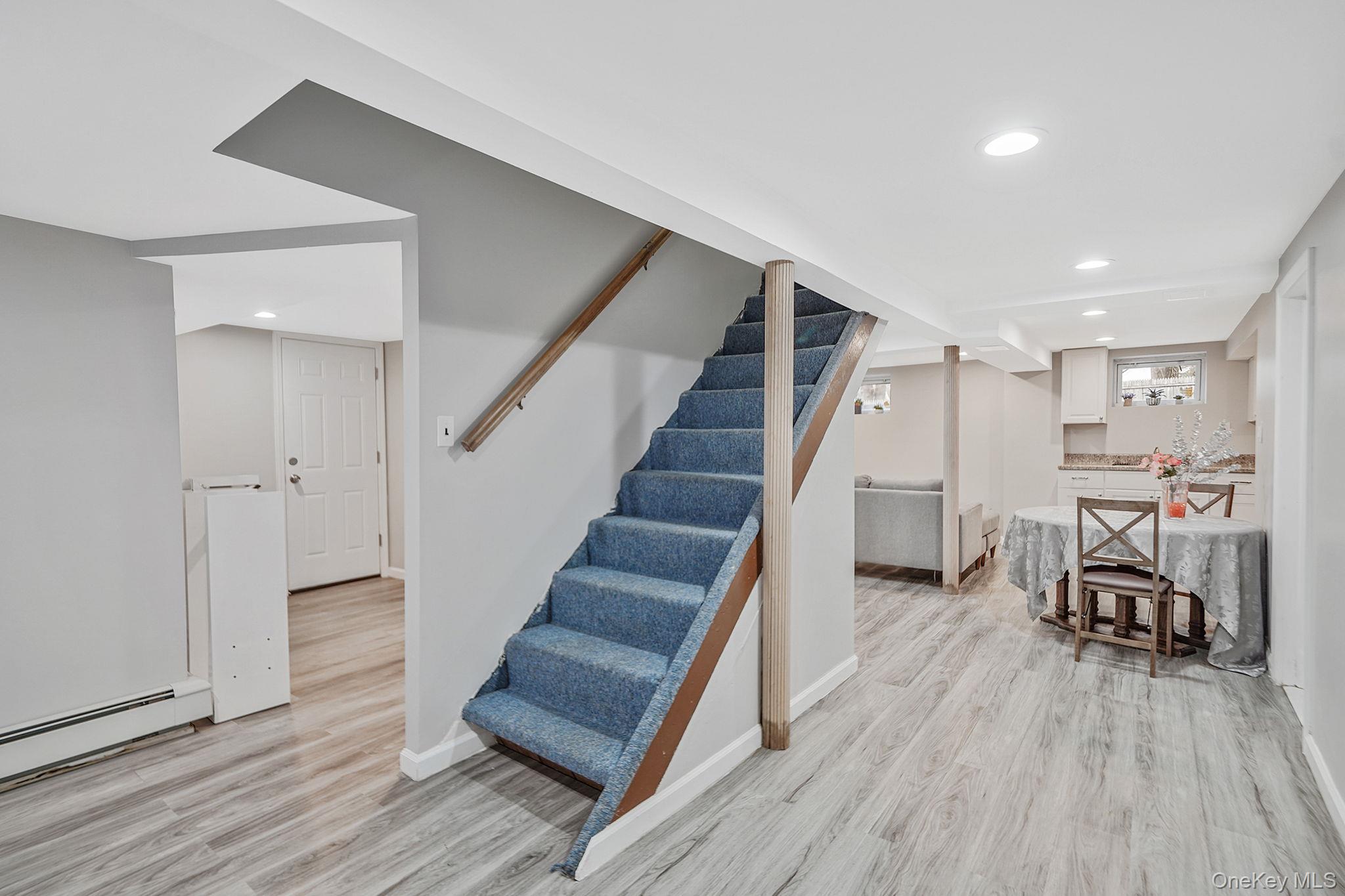 7 Rugby Road, Westbury, NY 11590