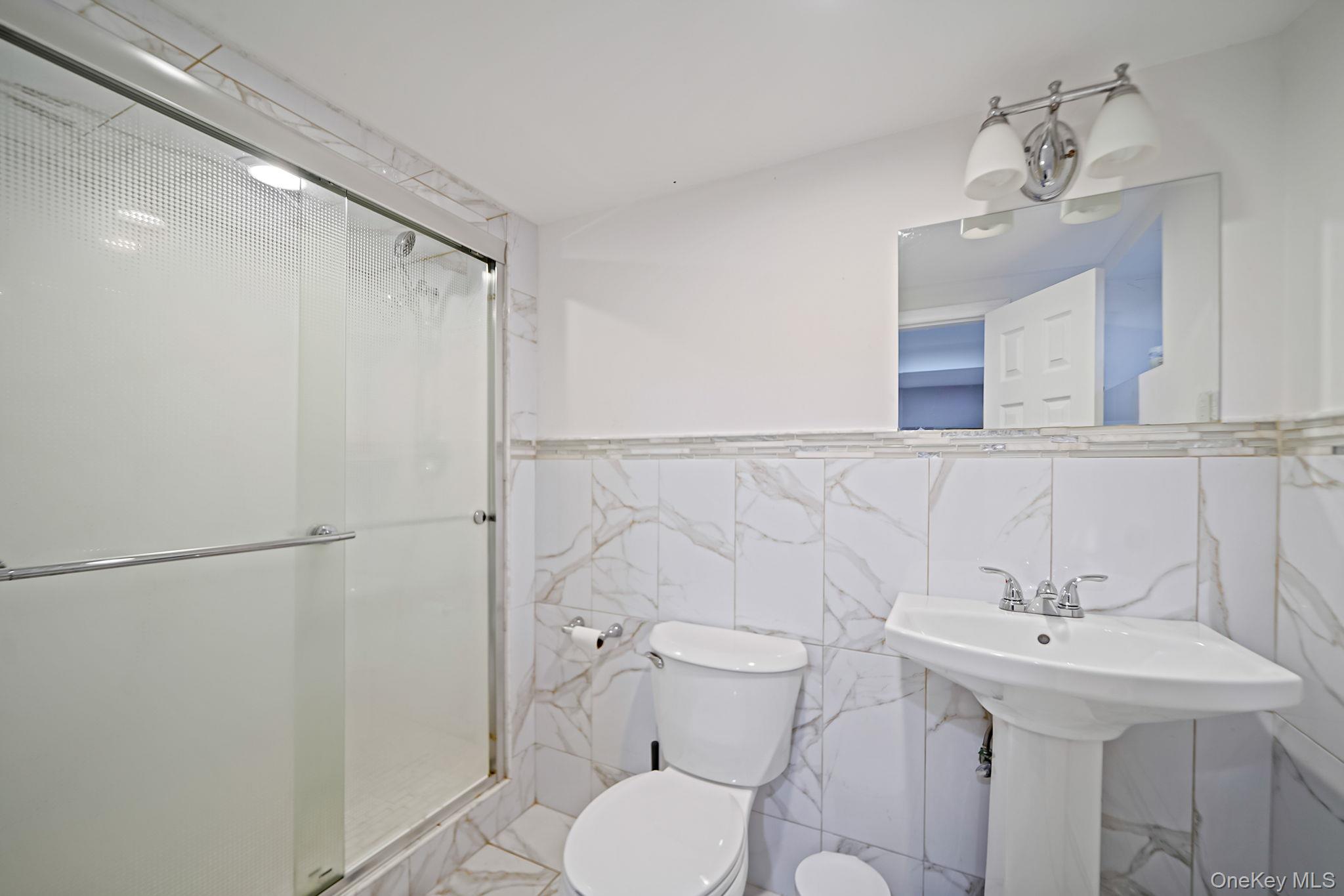 7 Rugby Road, Westbury, NY 11590