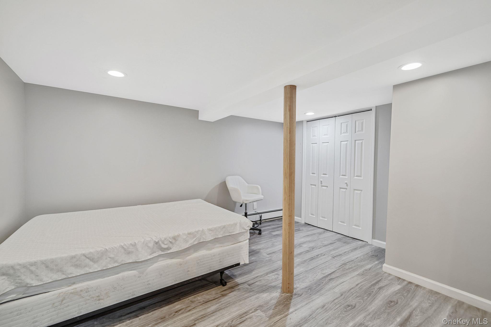 7 Rugby Road, Westbury, NY 11590