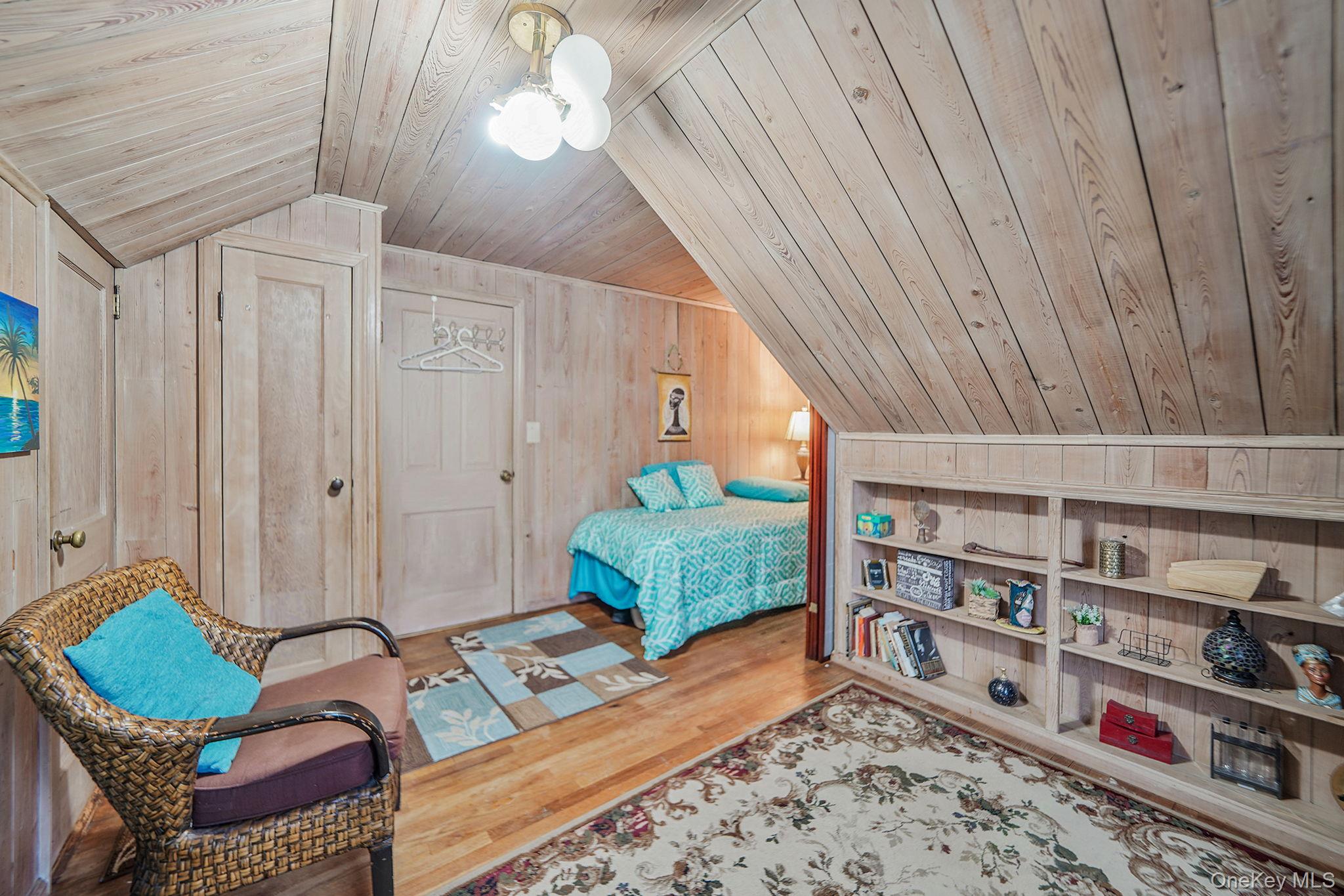 7 Rugby Road, Westbury, NY 11590