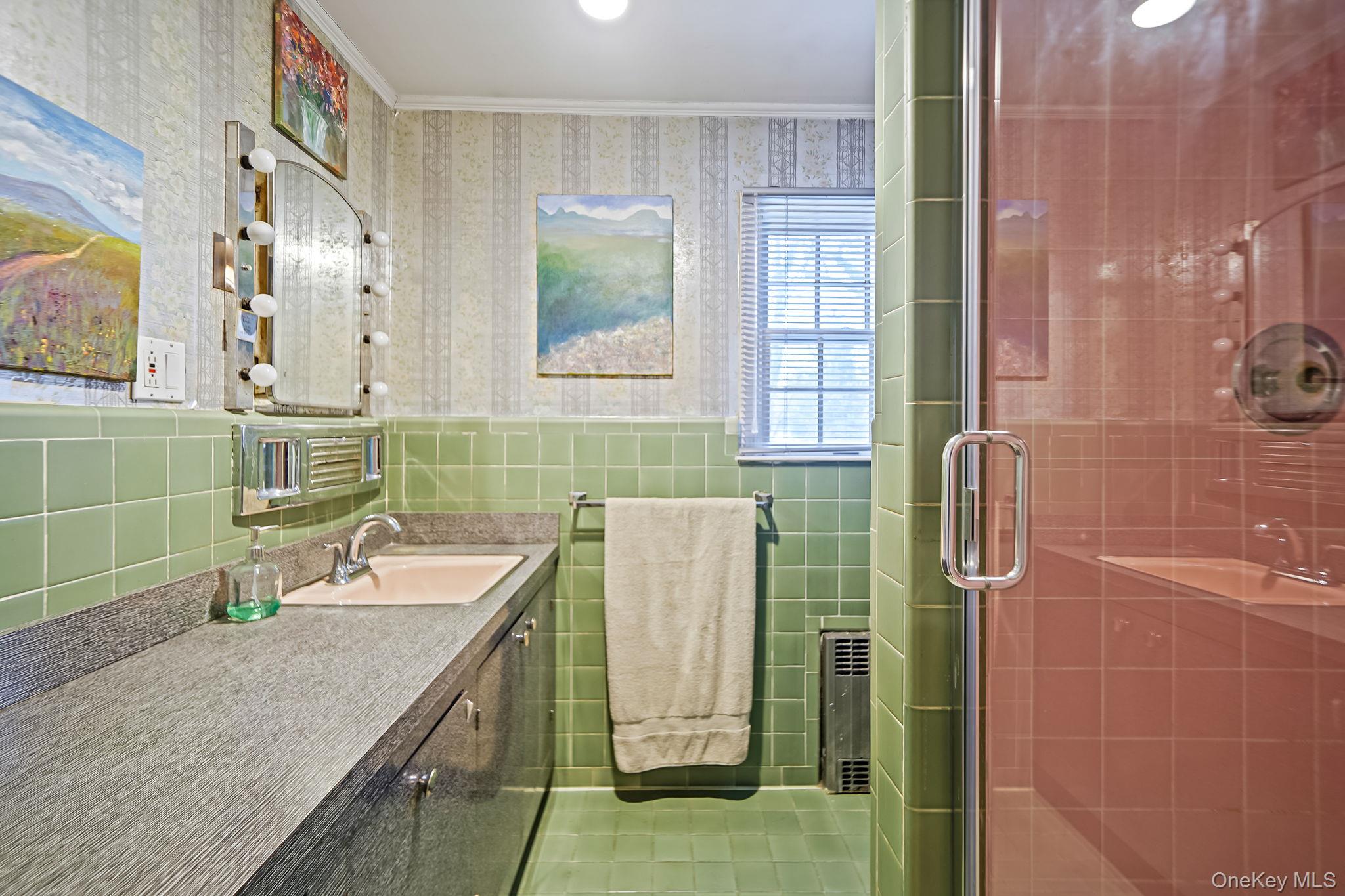 7 Rugby Road, Westbury, NY 11590