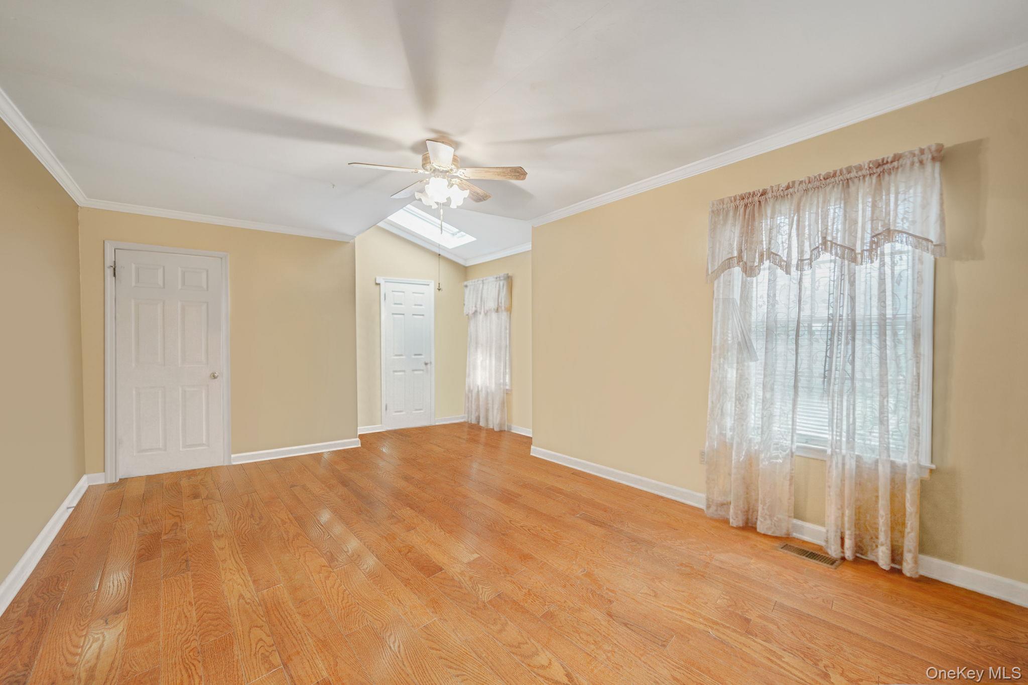 7 Rugby Road, Westbury, NY 11590