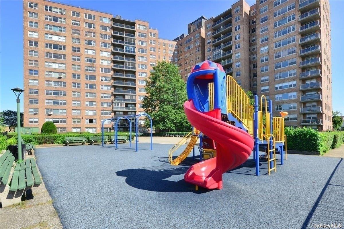 61-20 Grand Central Parkway # C303, Forest Hills, NY 11375