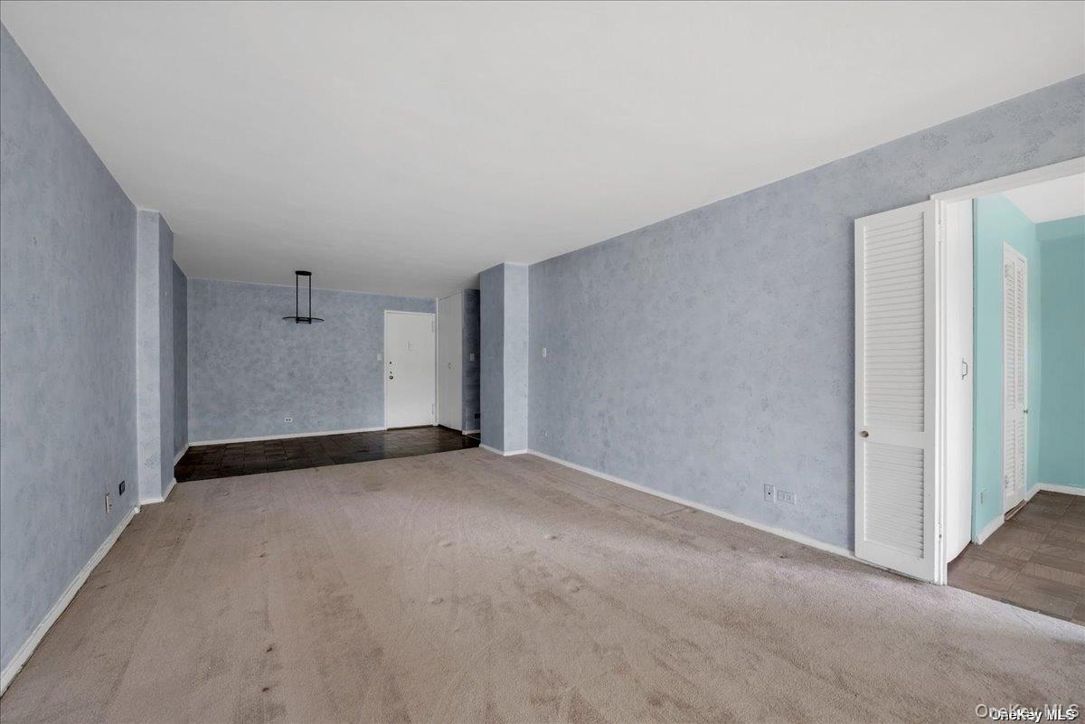 61-20 Grand Central Parkway # C303, Forest Hills, NY 11375