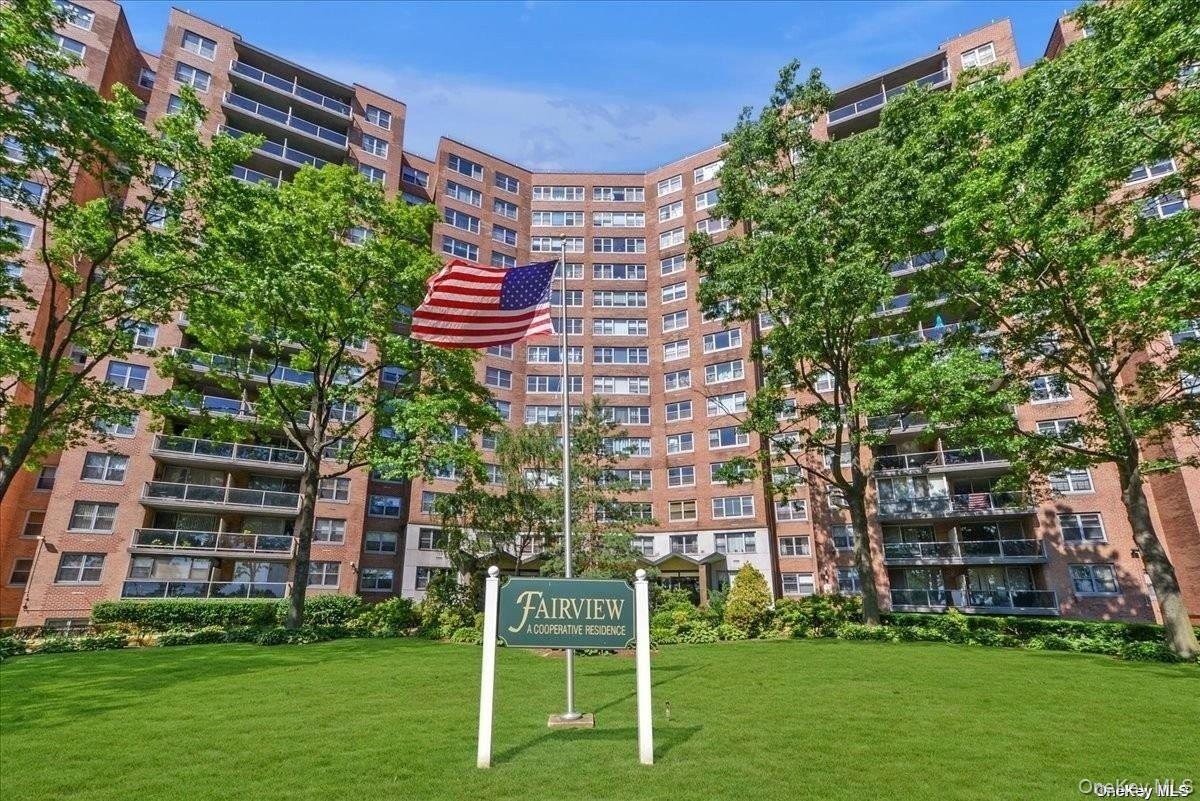 61-20 Grand Central Parkway # C303, Forest Hills, NY 11375