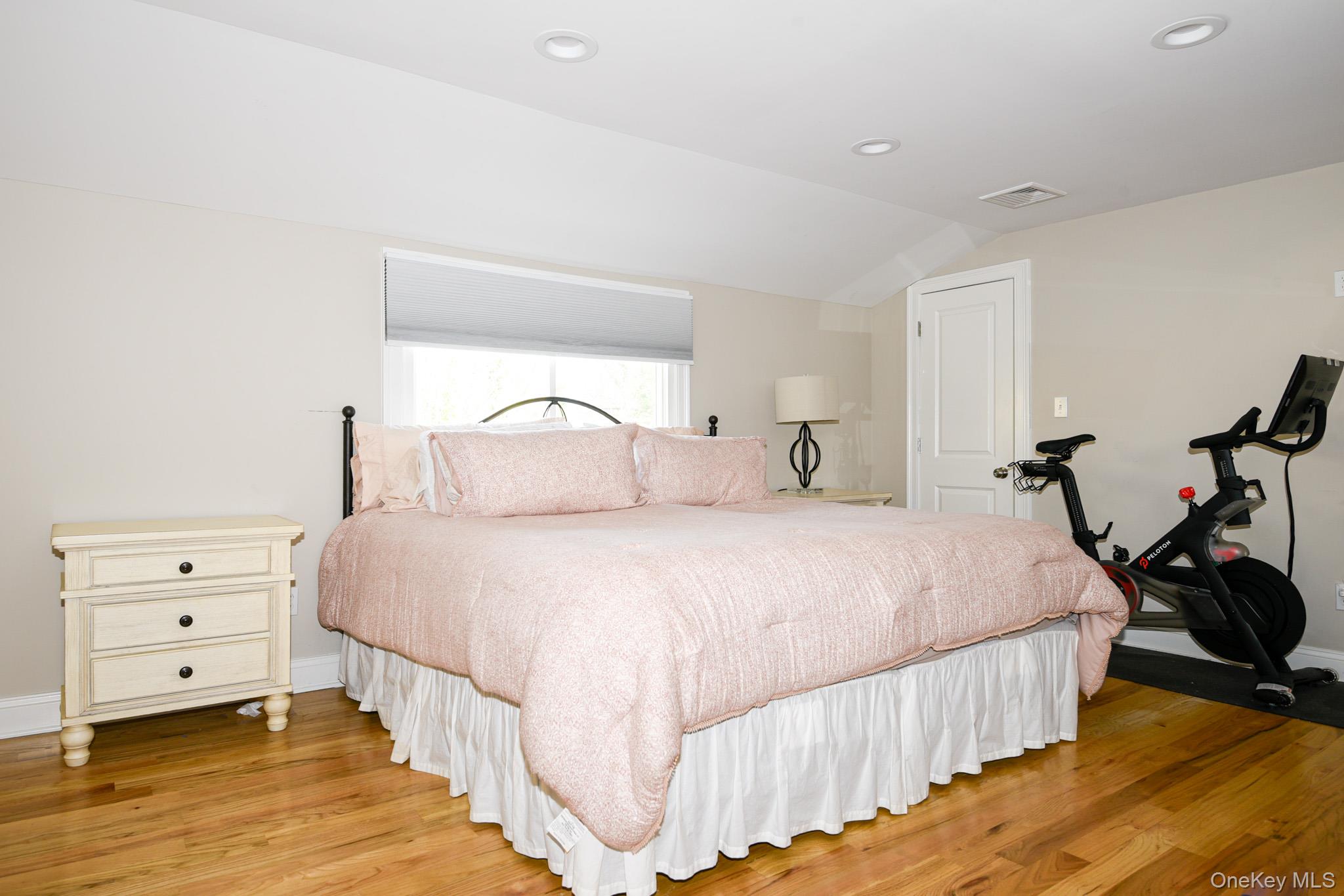 181 Friends Lane, Westbury, NY 11590