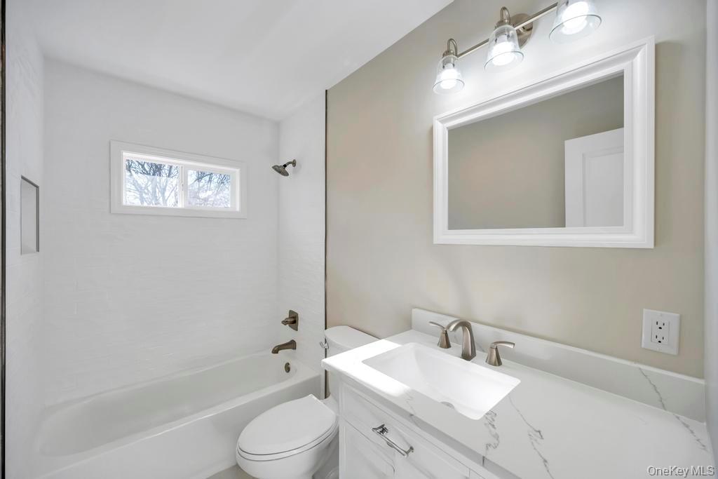 16 Columbus Avenue, Brentwood, NY 11717