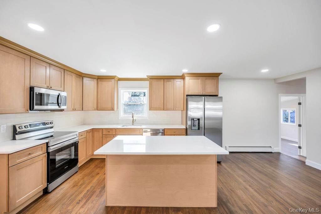 16 Columbus Avenue, Brentwood, NY 11717