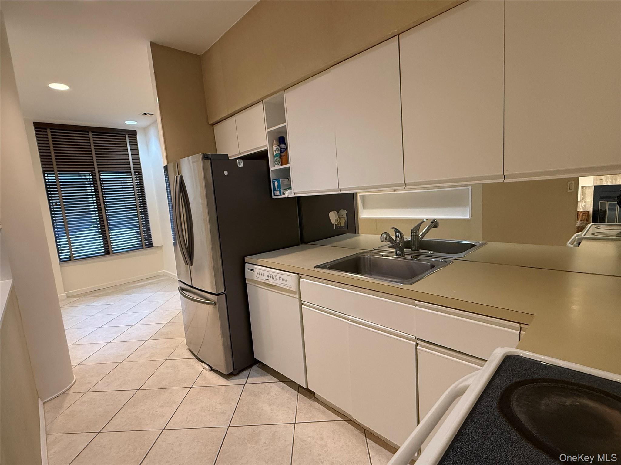 130 S Middle Neck Road # 2, Great Neck, NY 11021