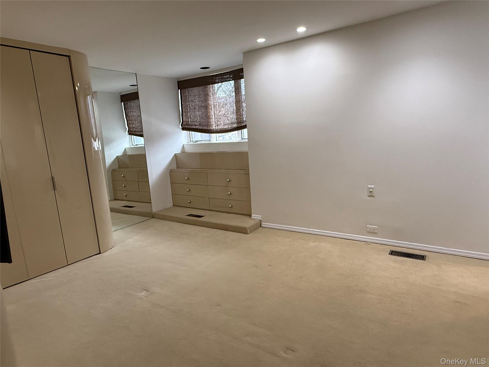 130 S Middle Neck Road # 2, Great Neck, NY 11021