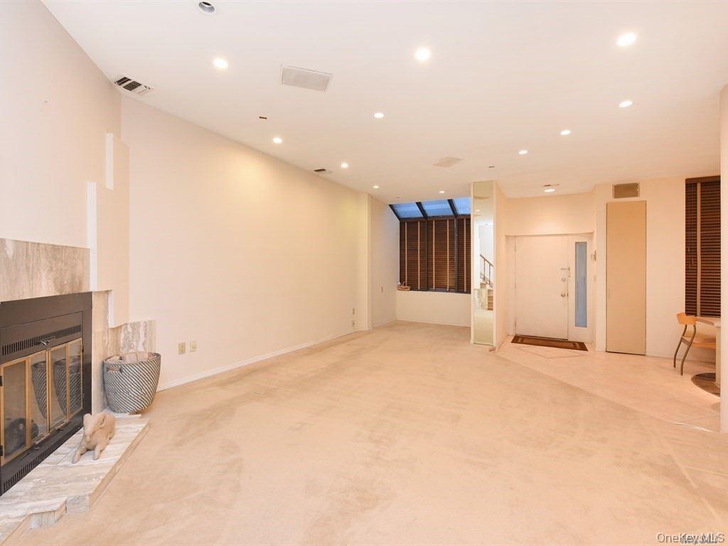 130 S Middle Neck Road # 2, Great Neck, NY 11021