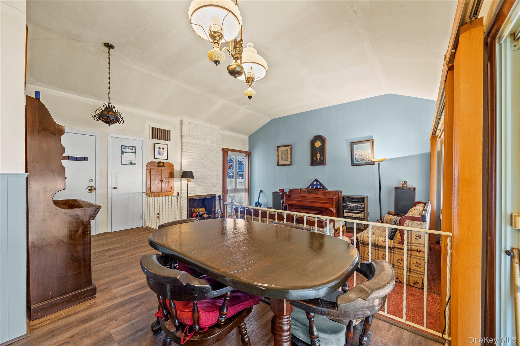 251 1st Avenue, Massapequa Park, NY 11762