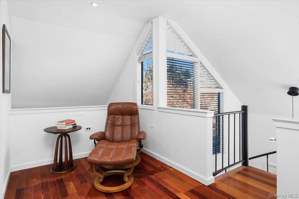 110 Round Hill Road, Dobbs Ferry, NY 10522