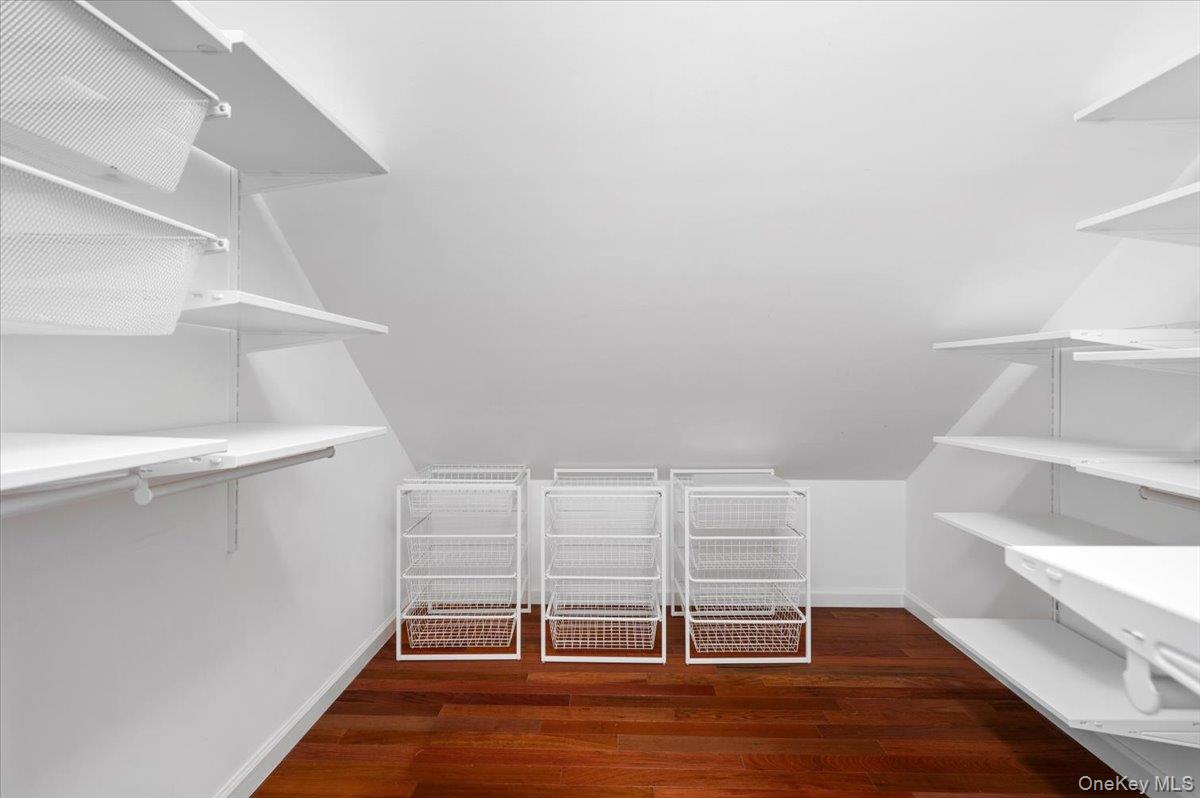 110 Round Hill Road, Dobbs Ferry, NY 10522