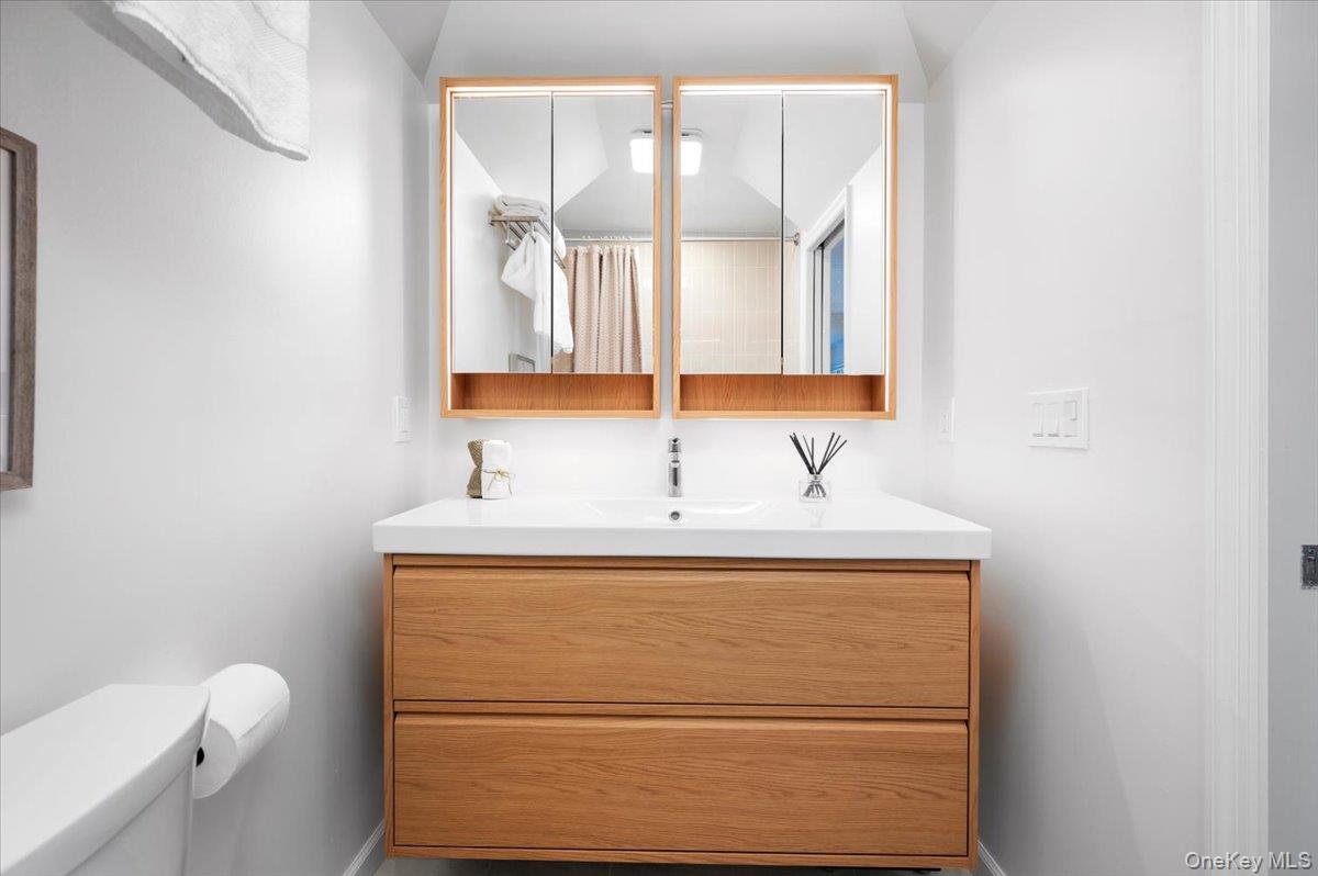 110 Round Hill Road, Dobbs Ferry, NY 10522