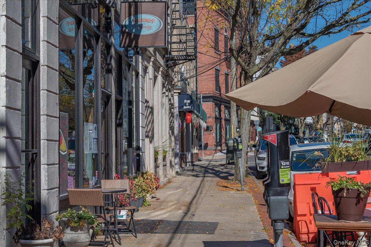 110 Round Hill Road, Dobbs Ferry, NY 10522