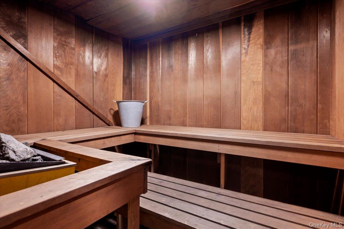 110 Round Hill Road, Dobbs Ferry, NY 10522