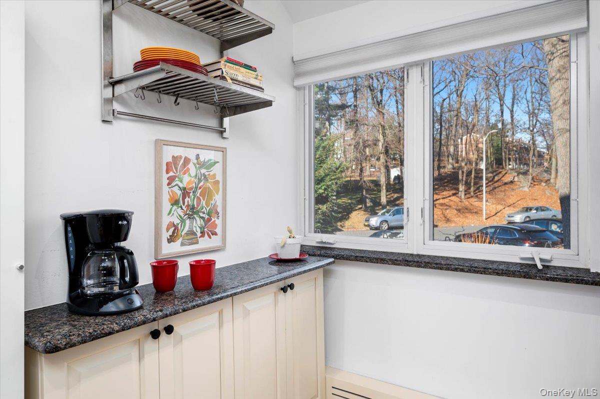 110 Round Hill Road, Dobbs Ferry, NY 10522