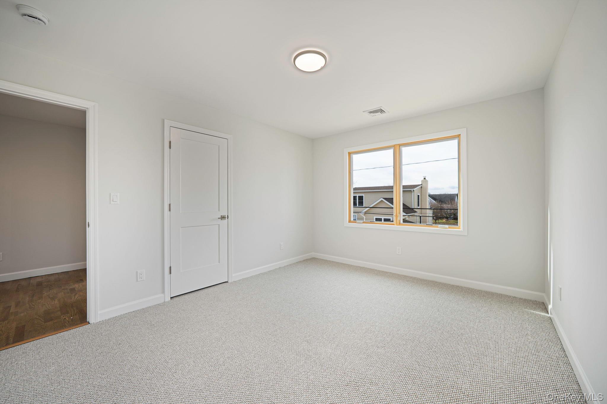 115 Riviera Parkway, Lindenhurst, NY 11757