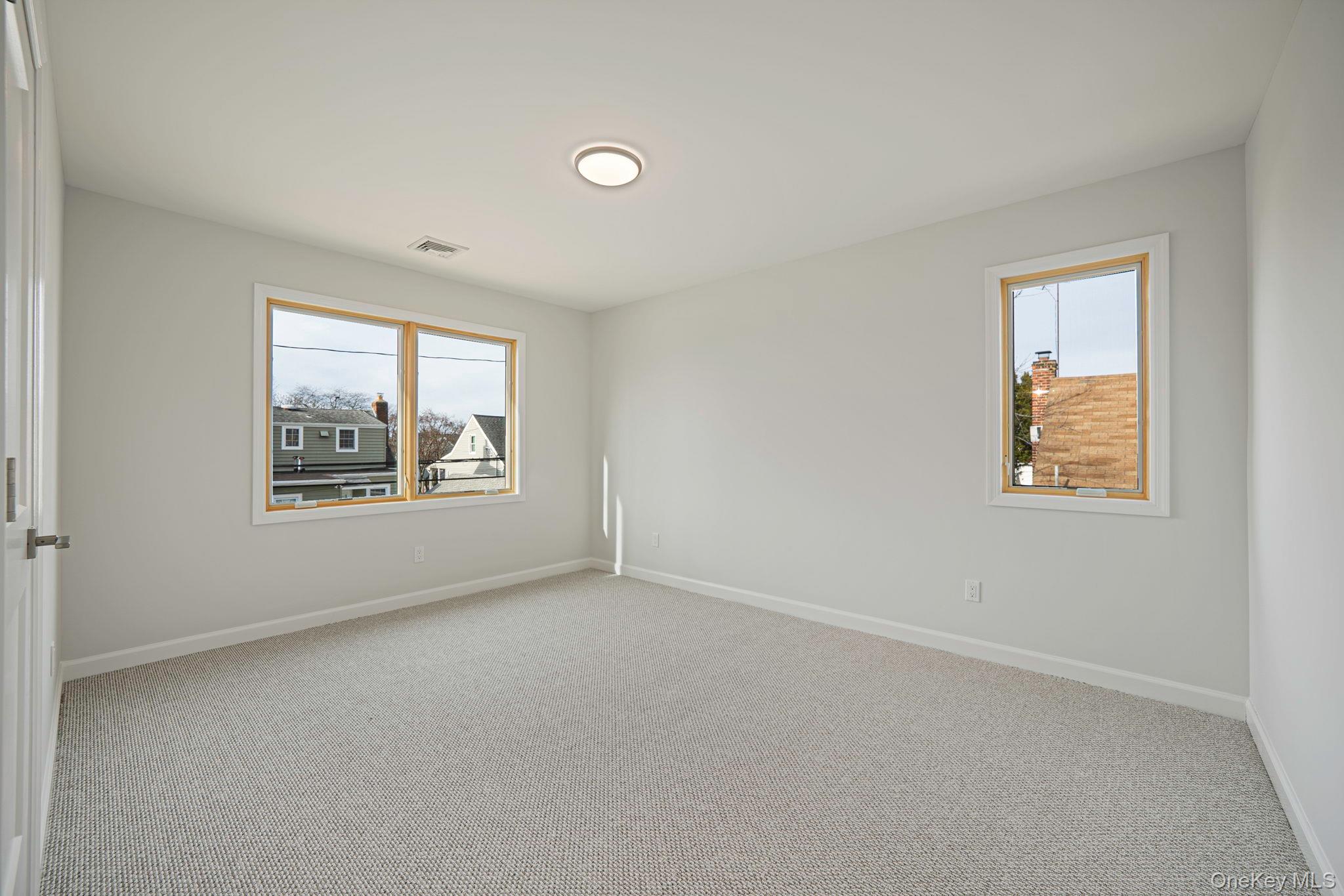 115 Riviera Parkway, Lindenhurst, NY 11757