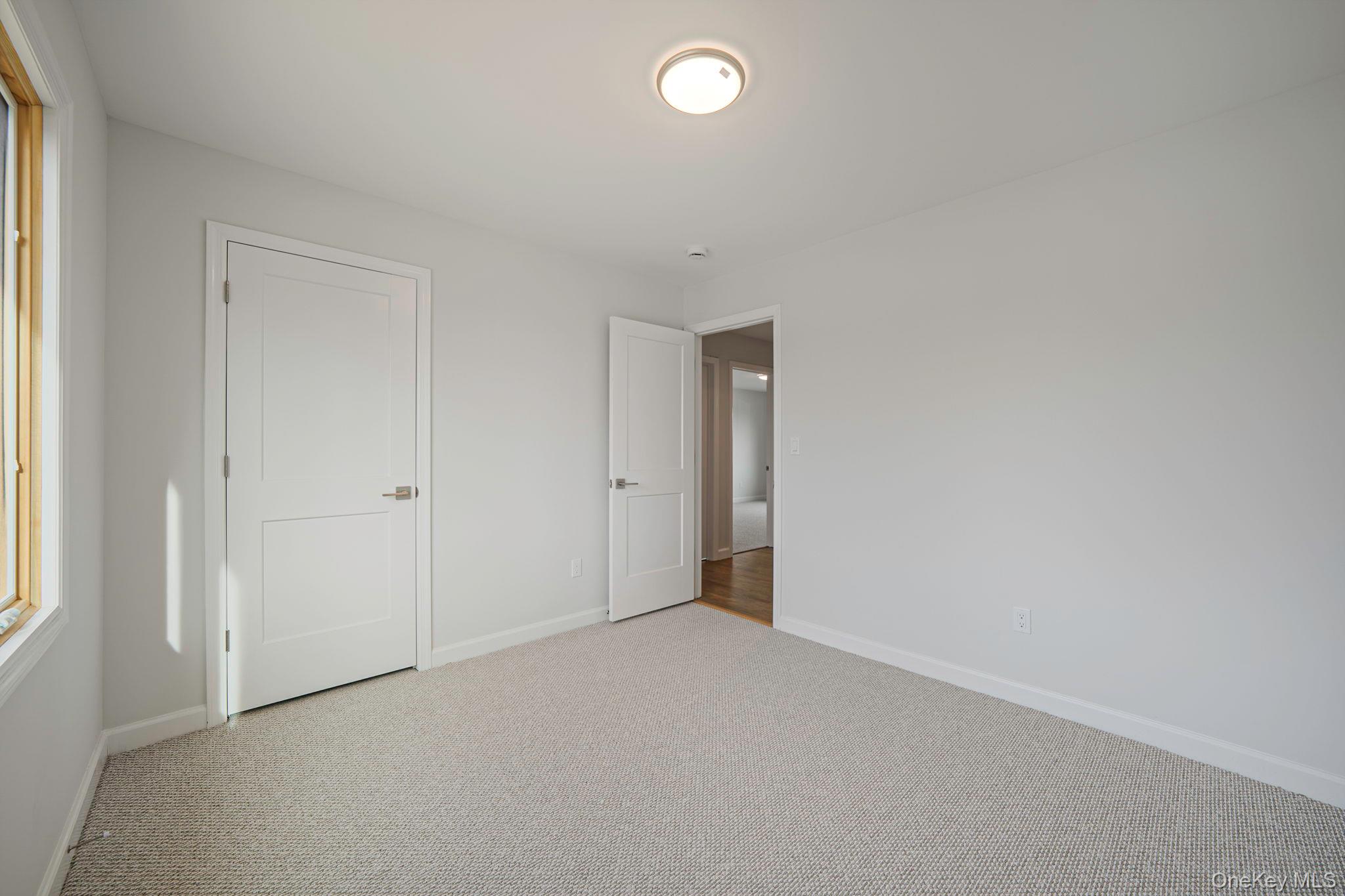 115 Riviera Parkway, Lindenhurst, NY 11757