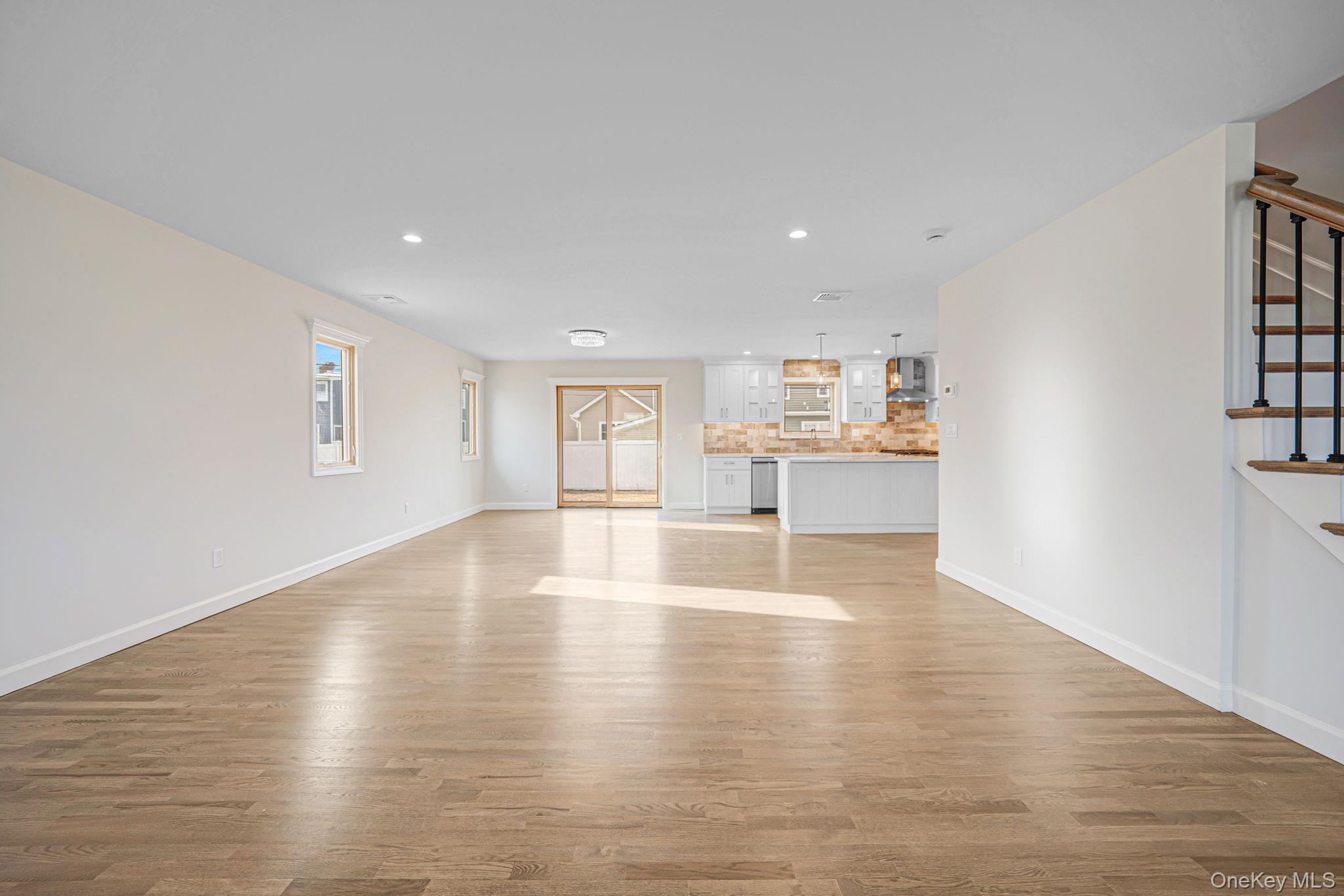 115 Riviera Parkway, Lindenhurst, NY 11757