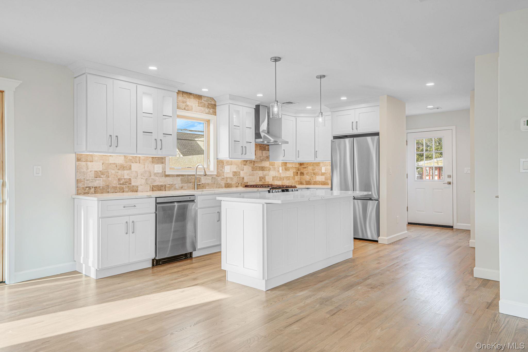 115 Riviera Parkway, Lindenhurst, NY 11757