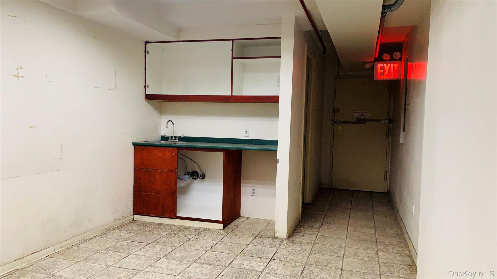 13681 Roosevelt Avenue, Flushing, NY 11354