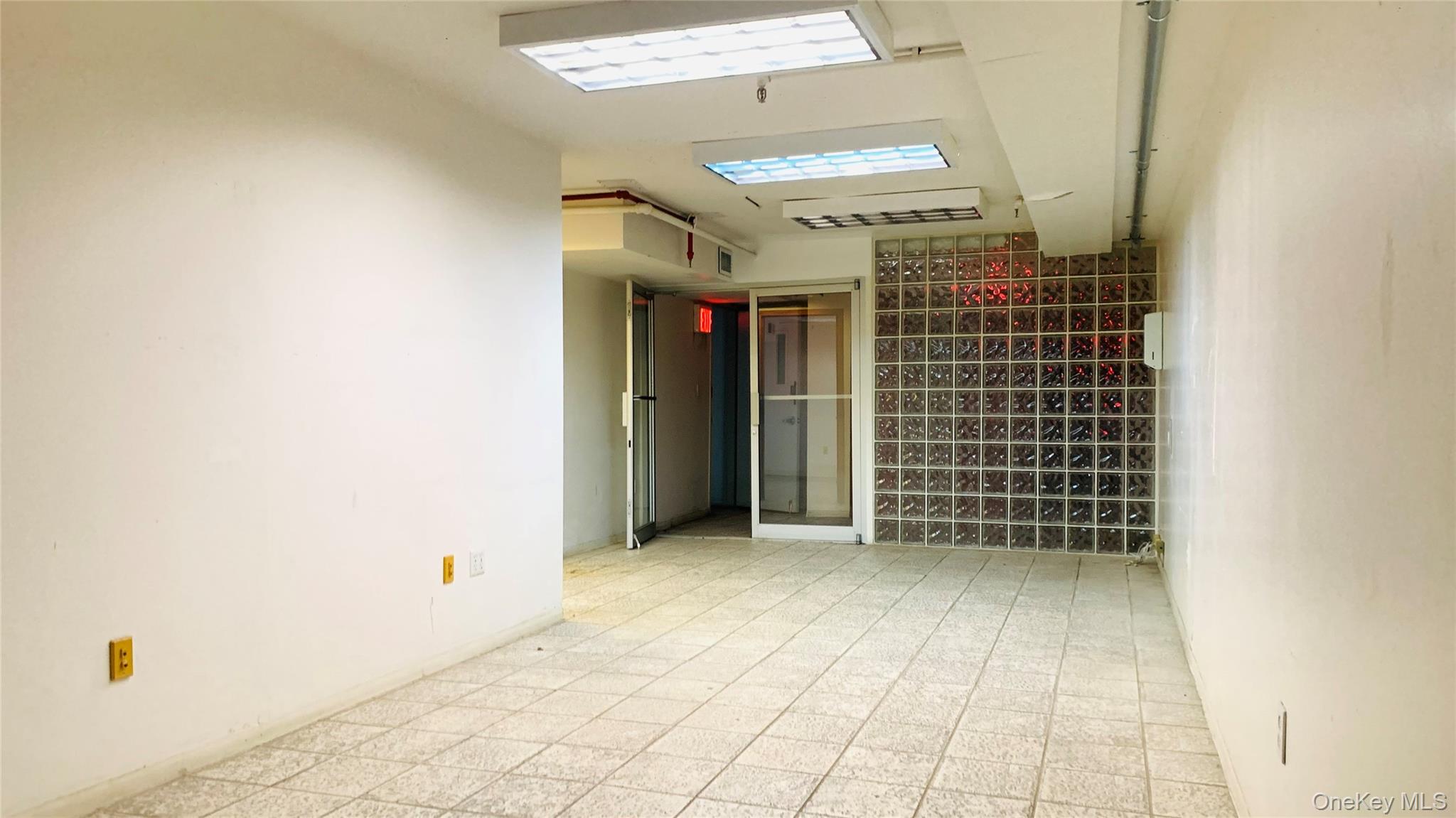 13681 Roosevelt Avenue, Flushing, NY 11354