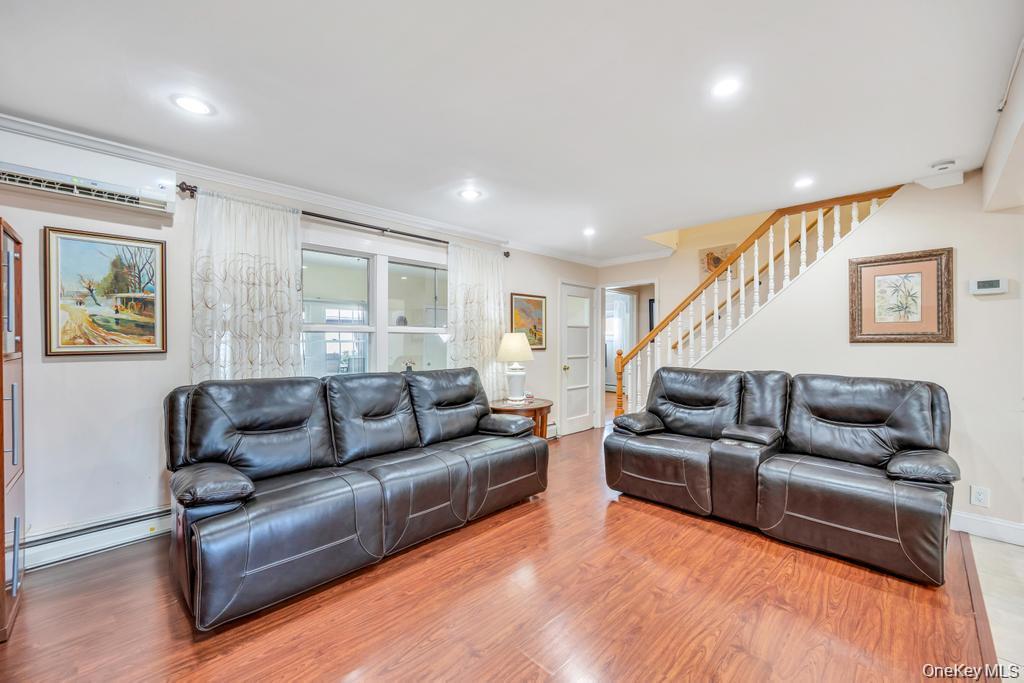 46 Hardy Lane, Westbury, NY 11590