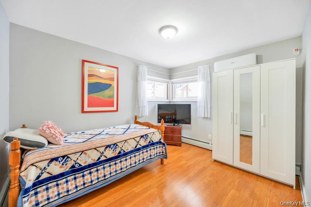 46 Hardy Lane, Westbury, NY 11590