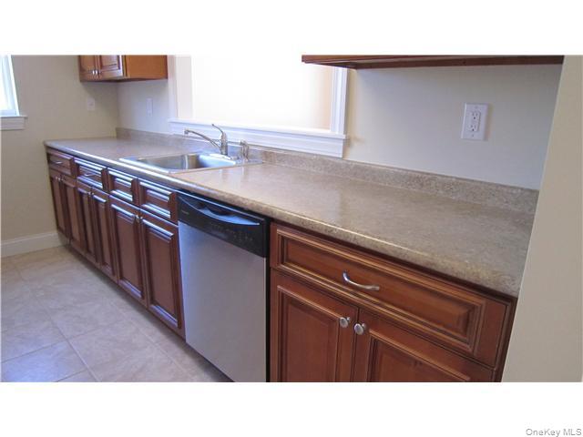 415 Tondo Circle, Harriman, NY 10926