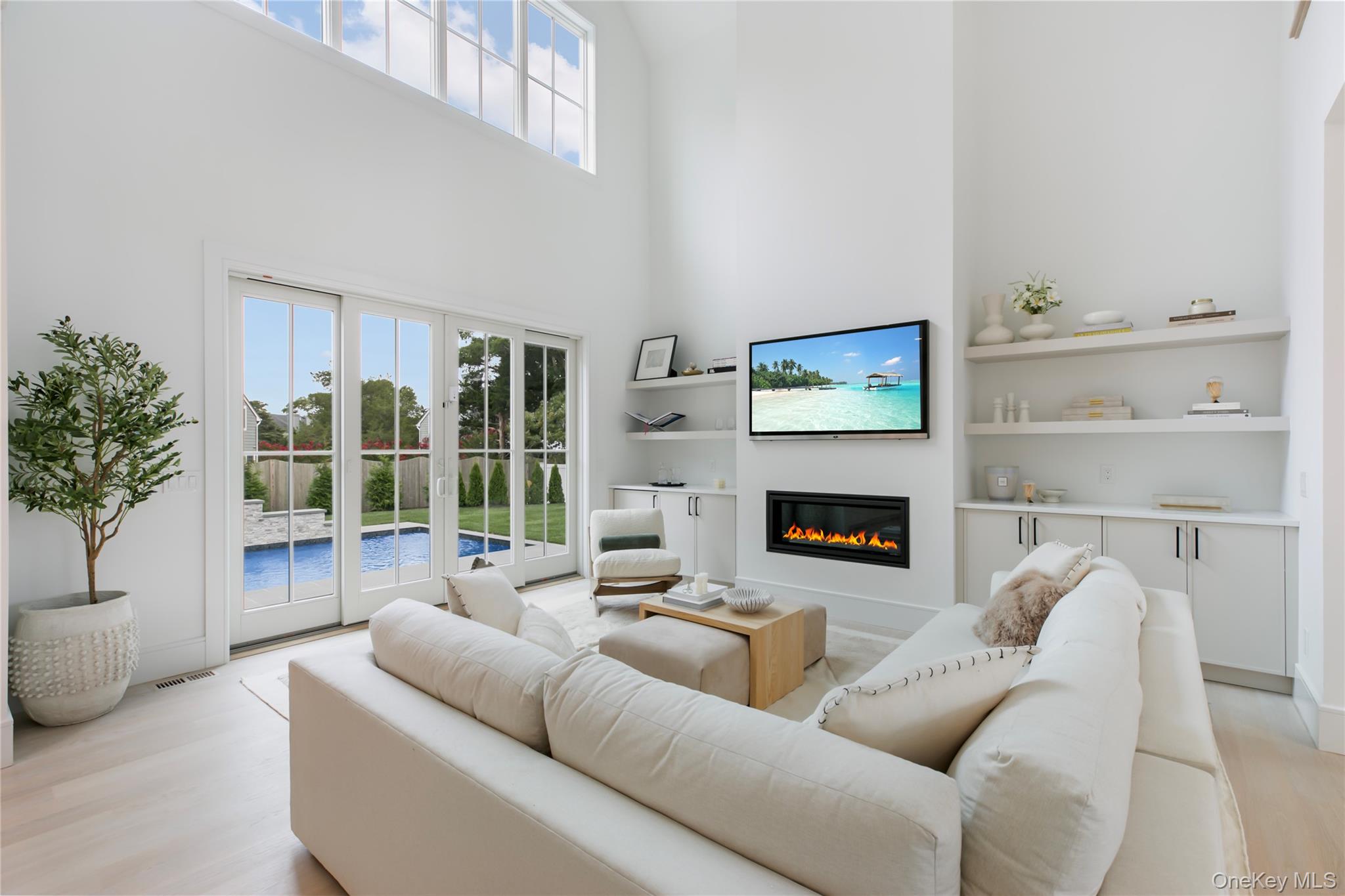 17 Happy Lane, Westhampton Beach, NY 11978