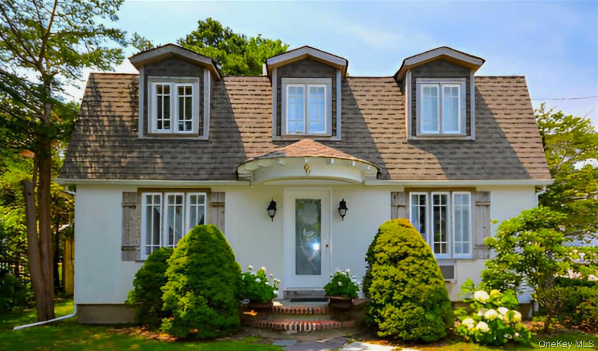 183 Montauk Highway, Westhampton Beach, NY 11978