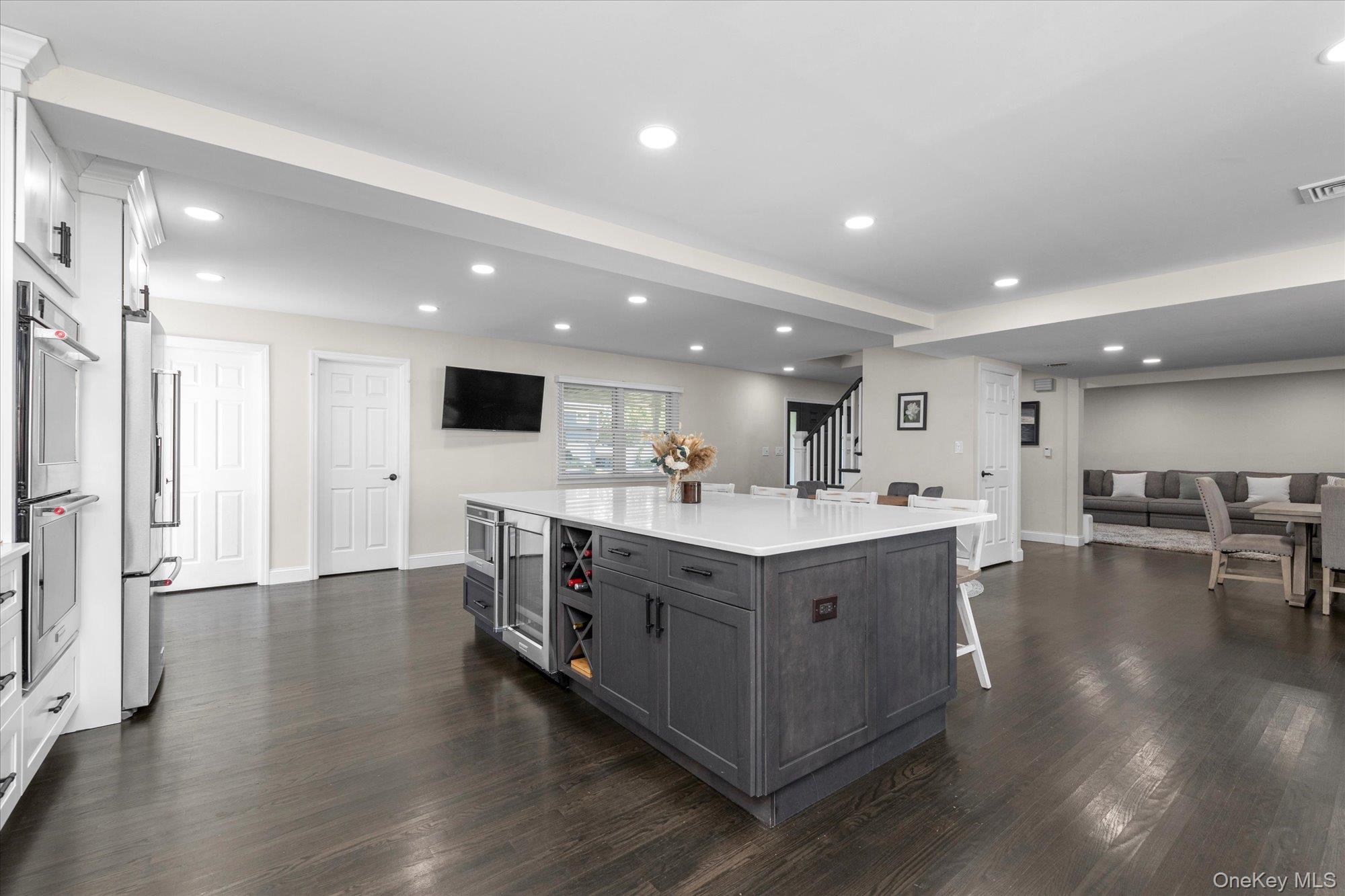 702 10th Avenue, East Northport, NY 11731