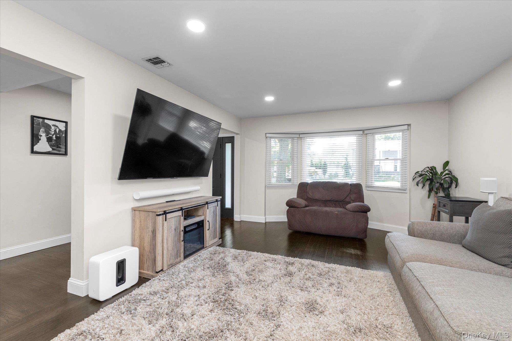 702 10th Avenue, East Northport, NY 11731