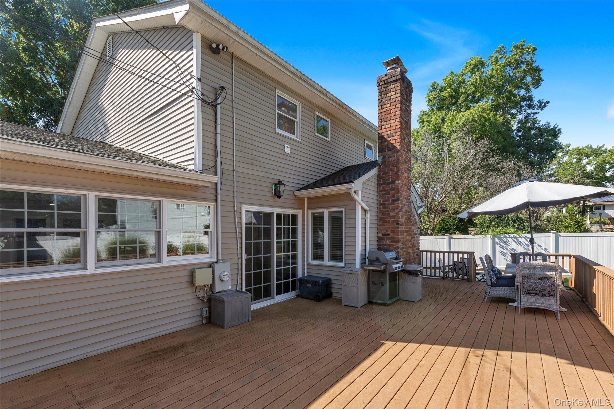 702 10th Avenue, East Northport, NY 11731