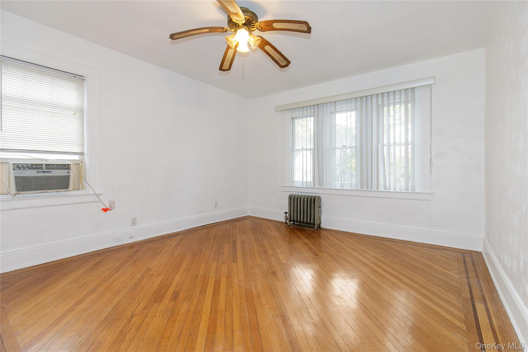 4623 Arcadia Lane, Great Neck, NY 11020