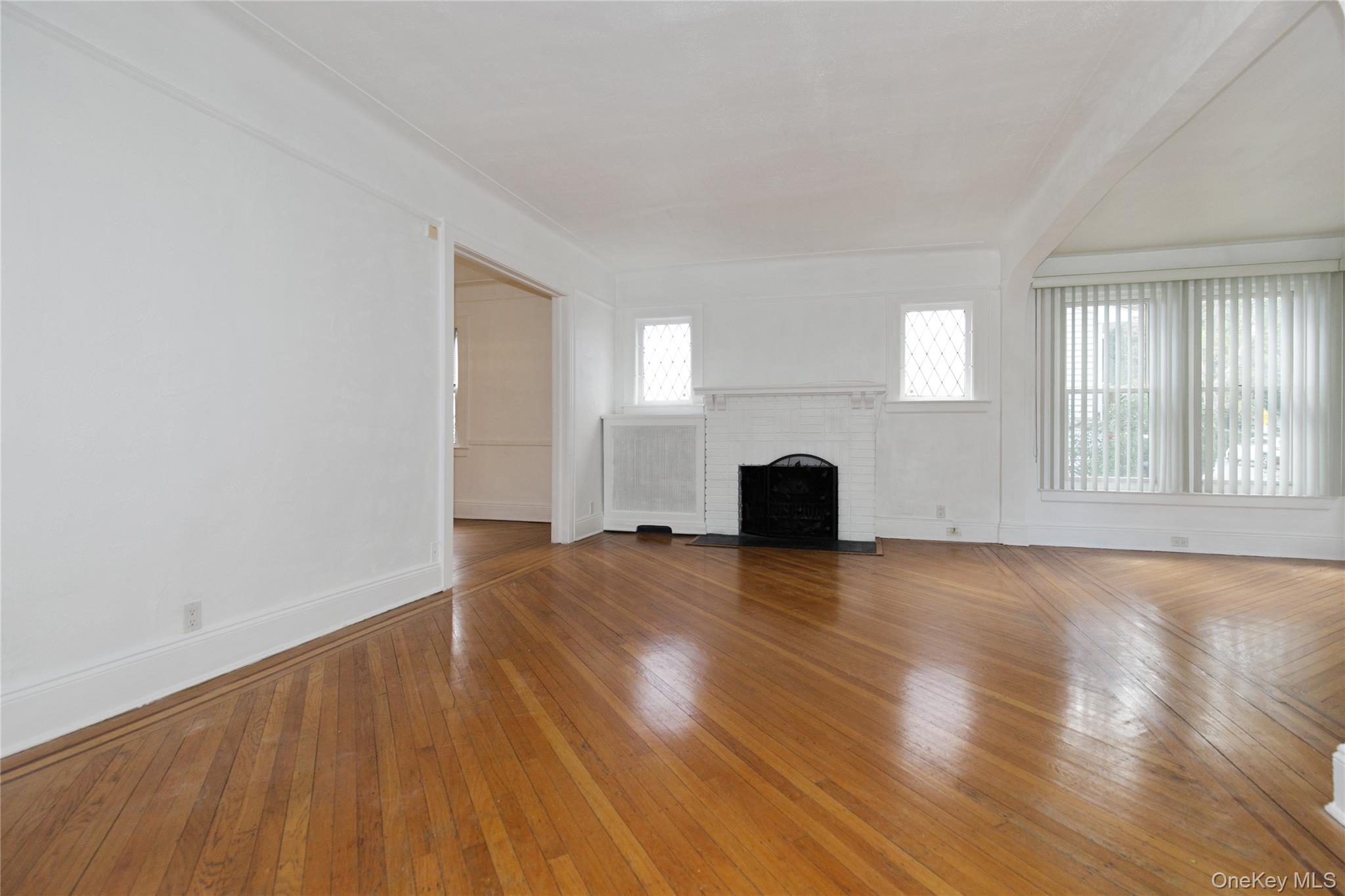 4623 Arcadia Lane, Great Neck, NY 11020