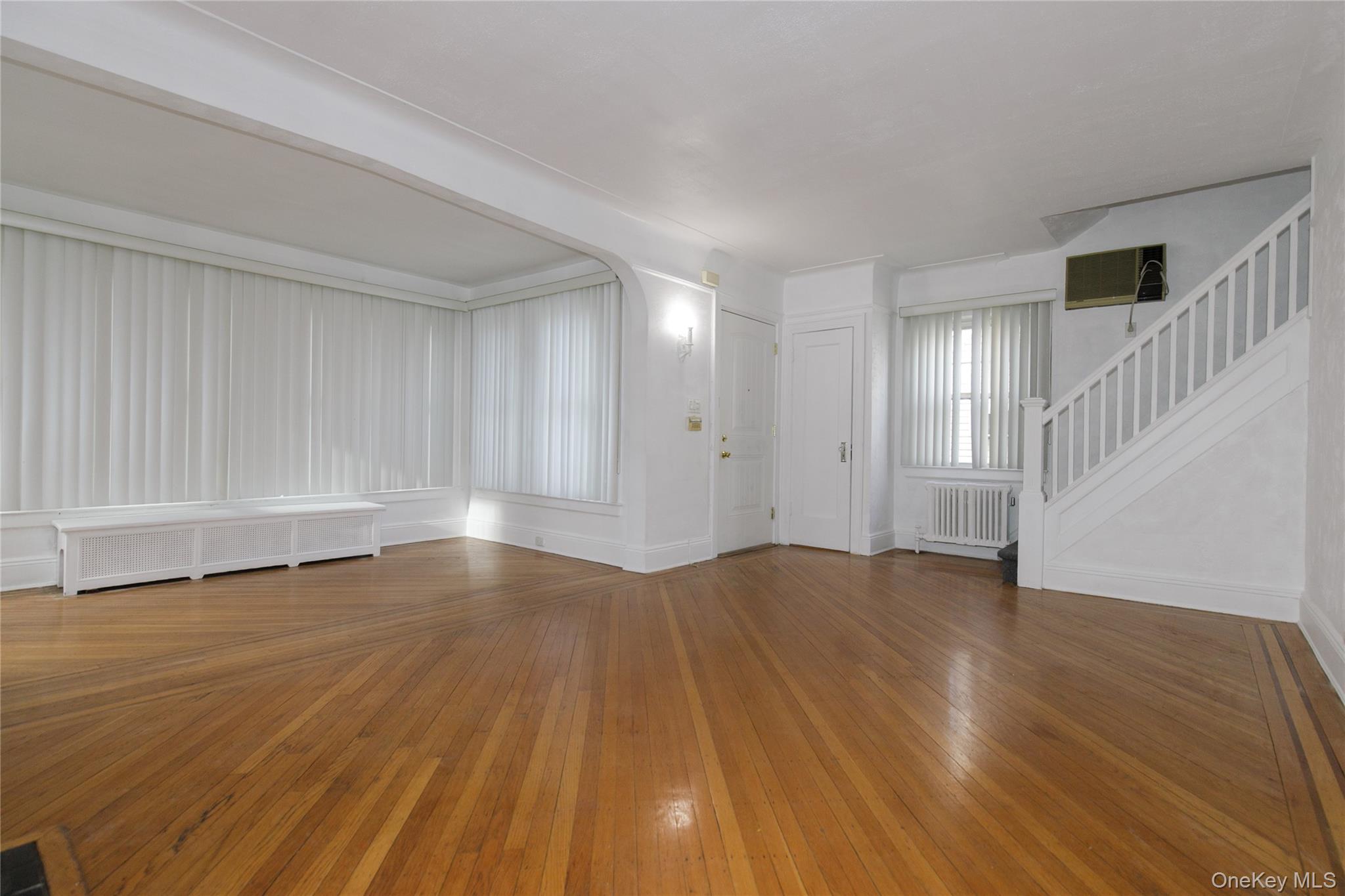 4623 Arcadia Lane, Great Neck, NY 11020