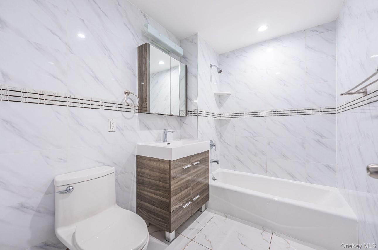 45-16 NE 83rd street Street NE # E2-J, Elmhurst, NY 11373